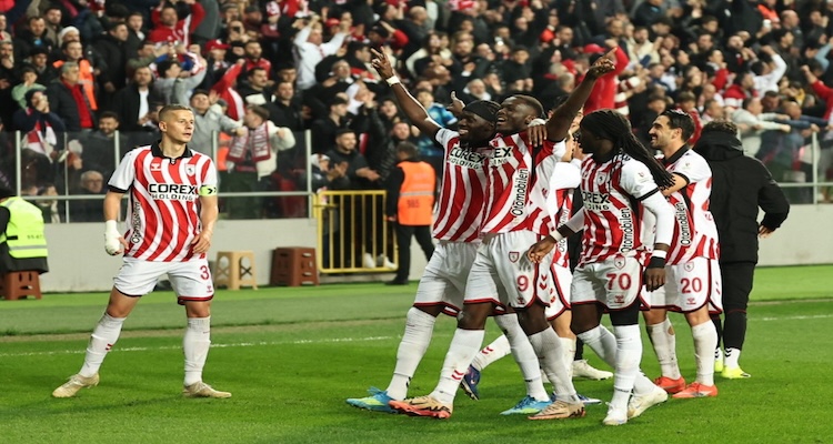 Karadeniz’de Gol Resitali: Samsunspor’dan Tarihi Skor