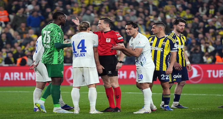 Fenerbahçede Galatasaray Derbisi Öncesi Moraller Bozuldu